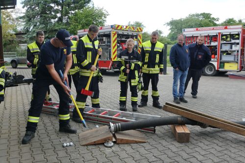 Spiel 6 - Feuerwehrminigolf